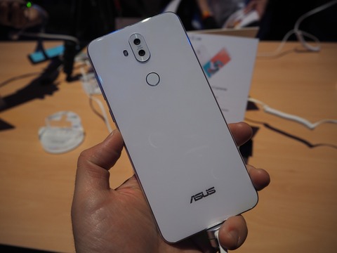 asus_zenfone5_lite_02